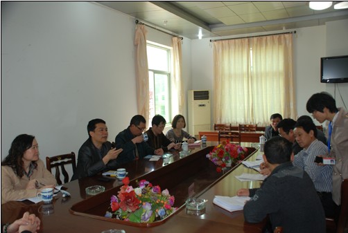 �᰸ί��չ����������л