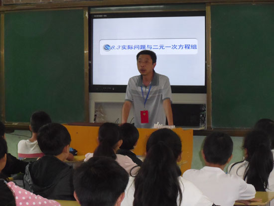 县政协教育界别委员开展关心农村基层教育“微关爱”活动