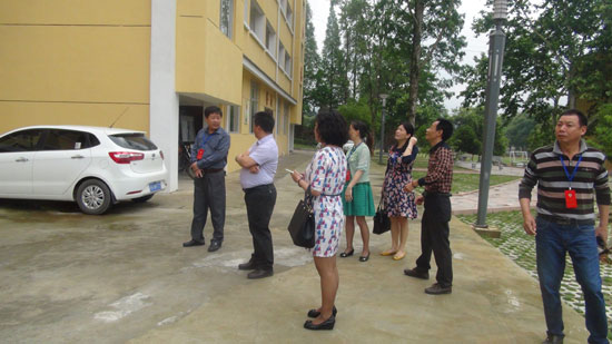 县政协教育界别委员开展关心农村基层教育“微关爱”活动